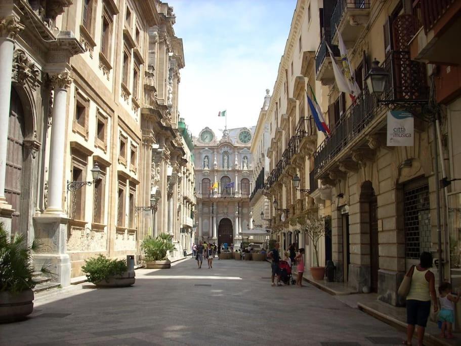 Centro Storico-Imbarcadero Per Le Isole***** Apartment Trapani Bagian luar foto