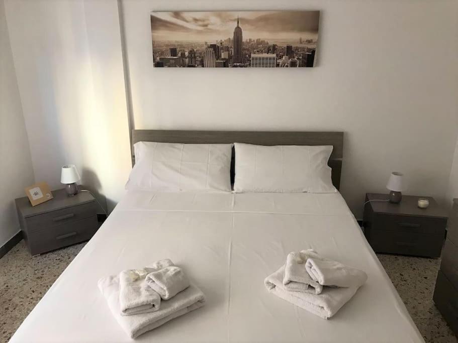 Centro Storico-Imbarcadero Per Le Isole***** Apartment Trapani Bagian luar foto